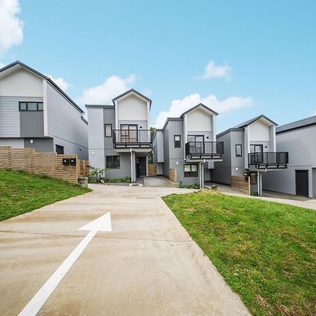 West Harbour Modern 4-Bedroom Retreat オークランド エクステリア 写真