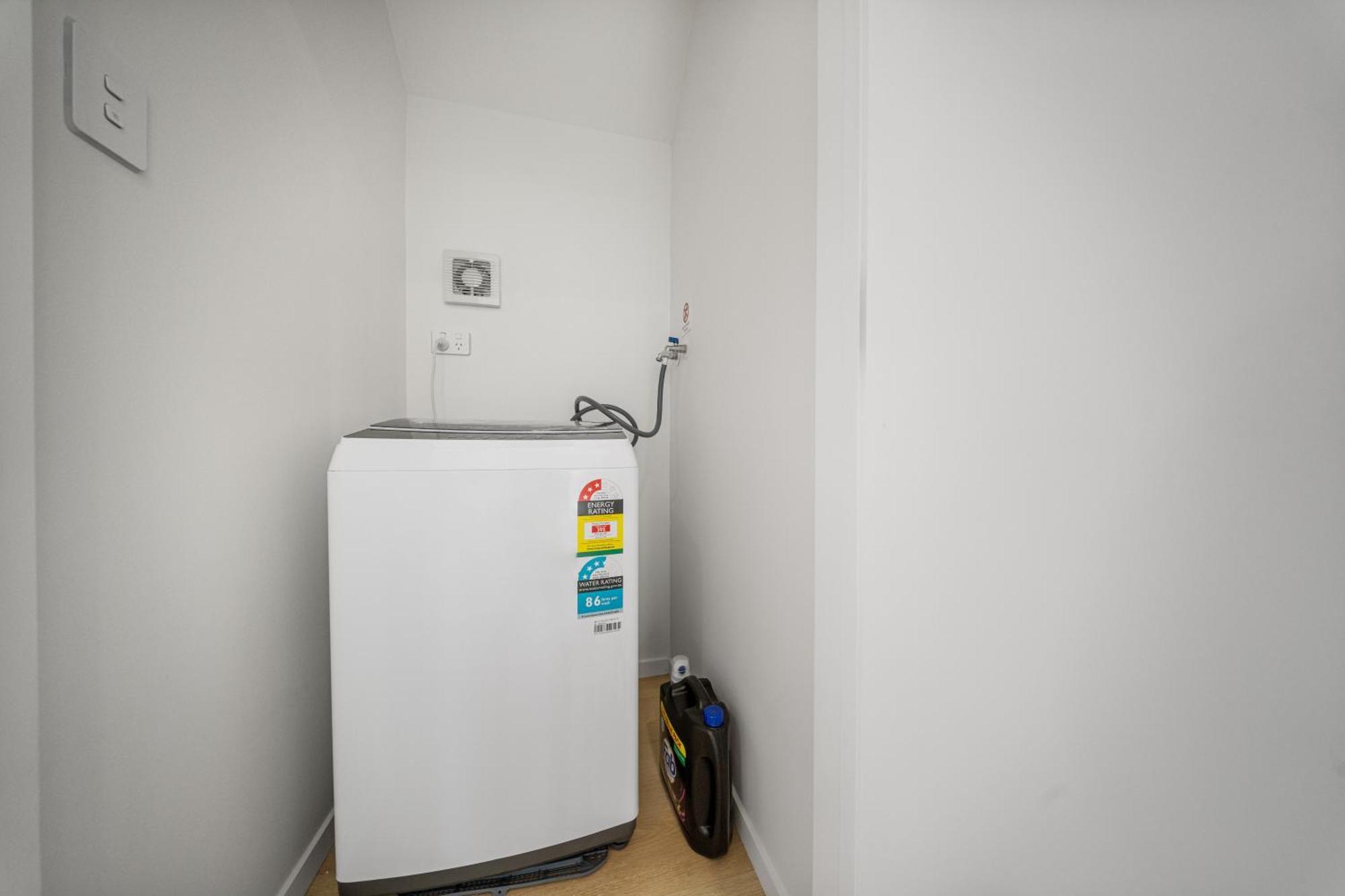 West Harbour Modern 4-Bedroom Retreat オークランド エクステリア 写真