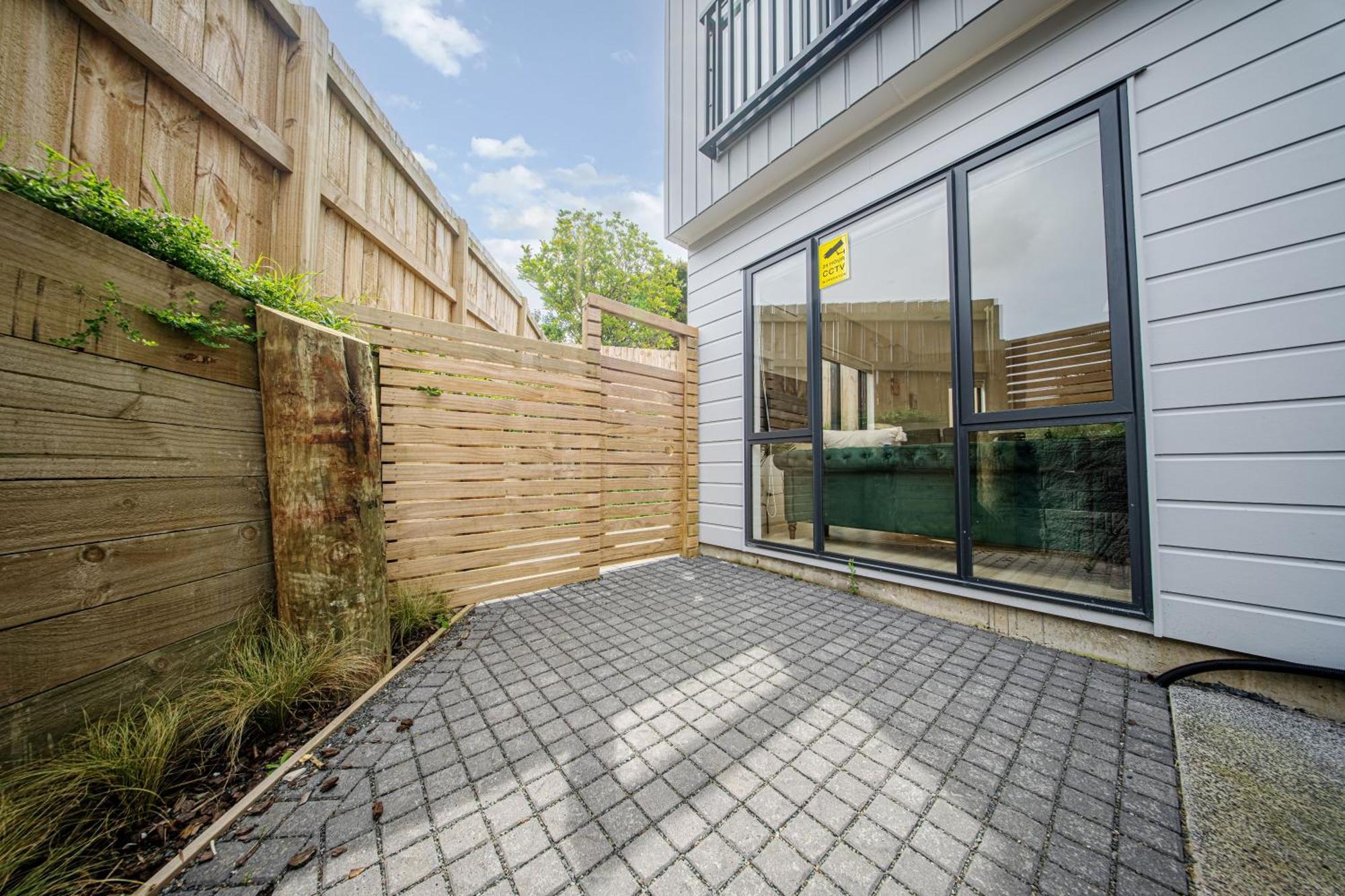 West Harbour Modern 4-Bedroom Retreat オークランド エクステリア 写真