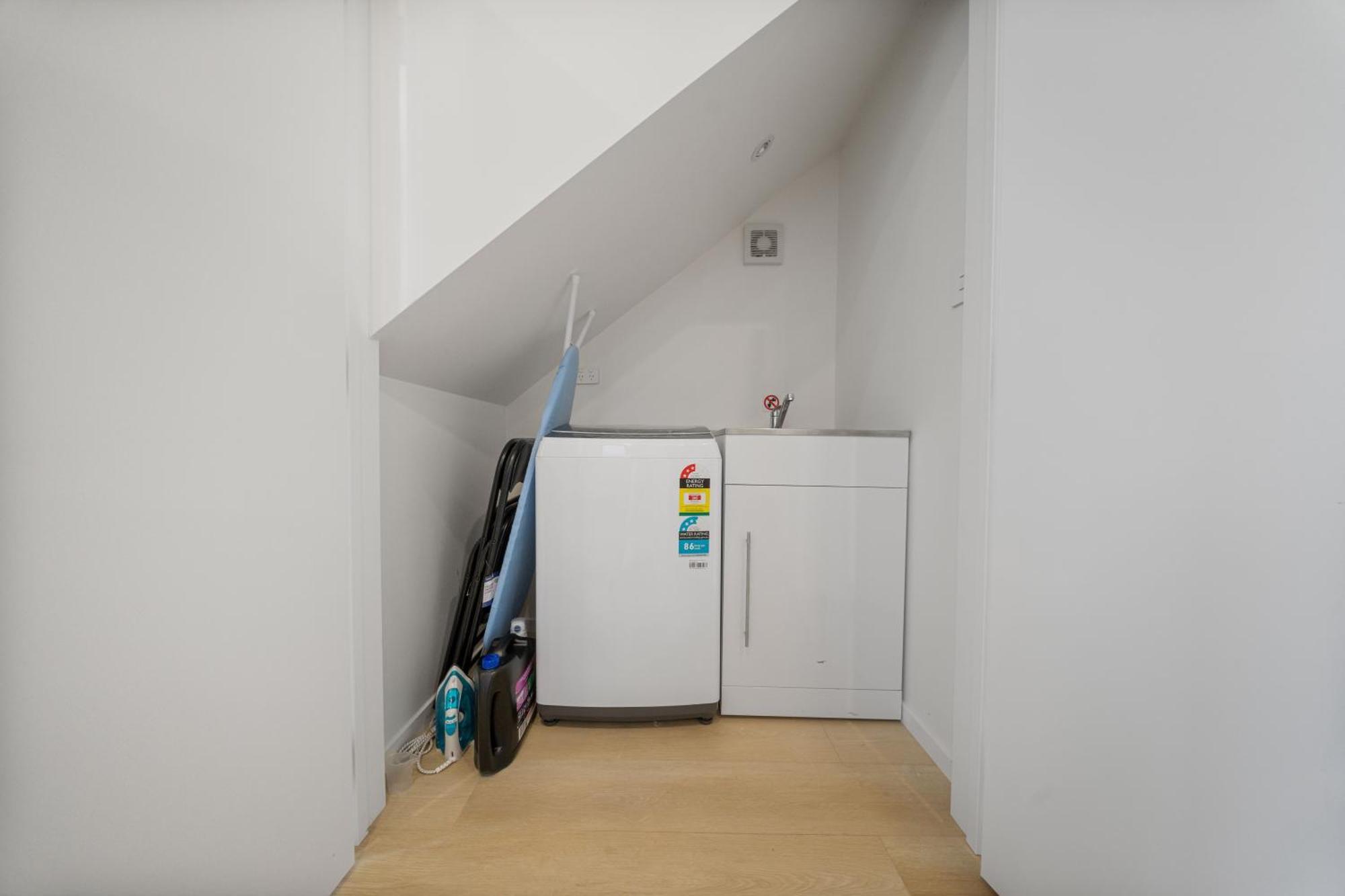 West Harbour Modern 4-Bedroom Retreat オークランド エクステリア 写真
