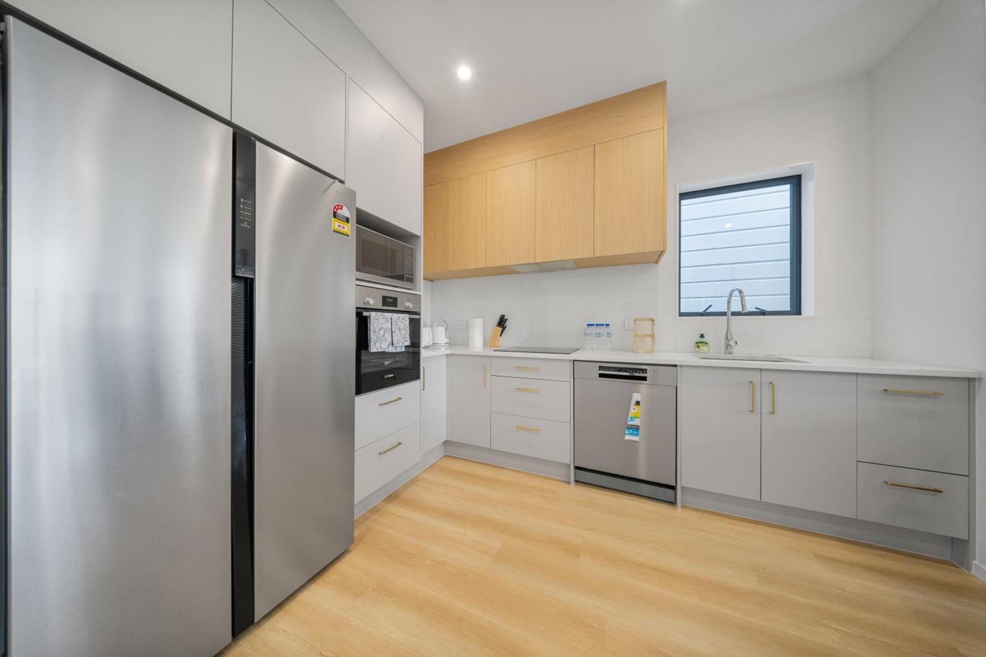 West Harbour Modern 4-Bedroom Retreat オークランド エクステリア 写真