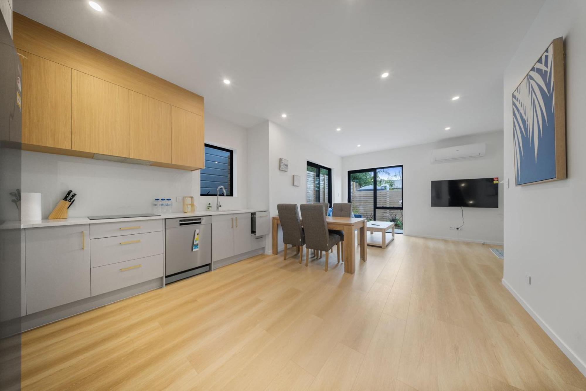 West Harbour Modern 4-Bedroom Retreat オークランド エクステリア 写真
